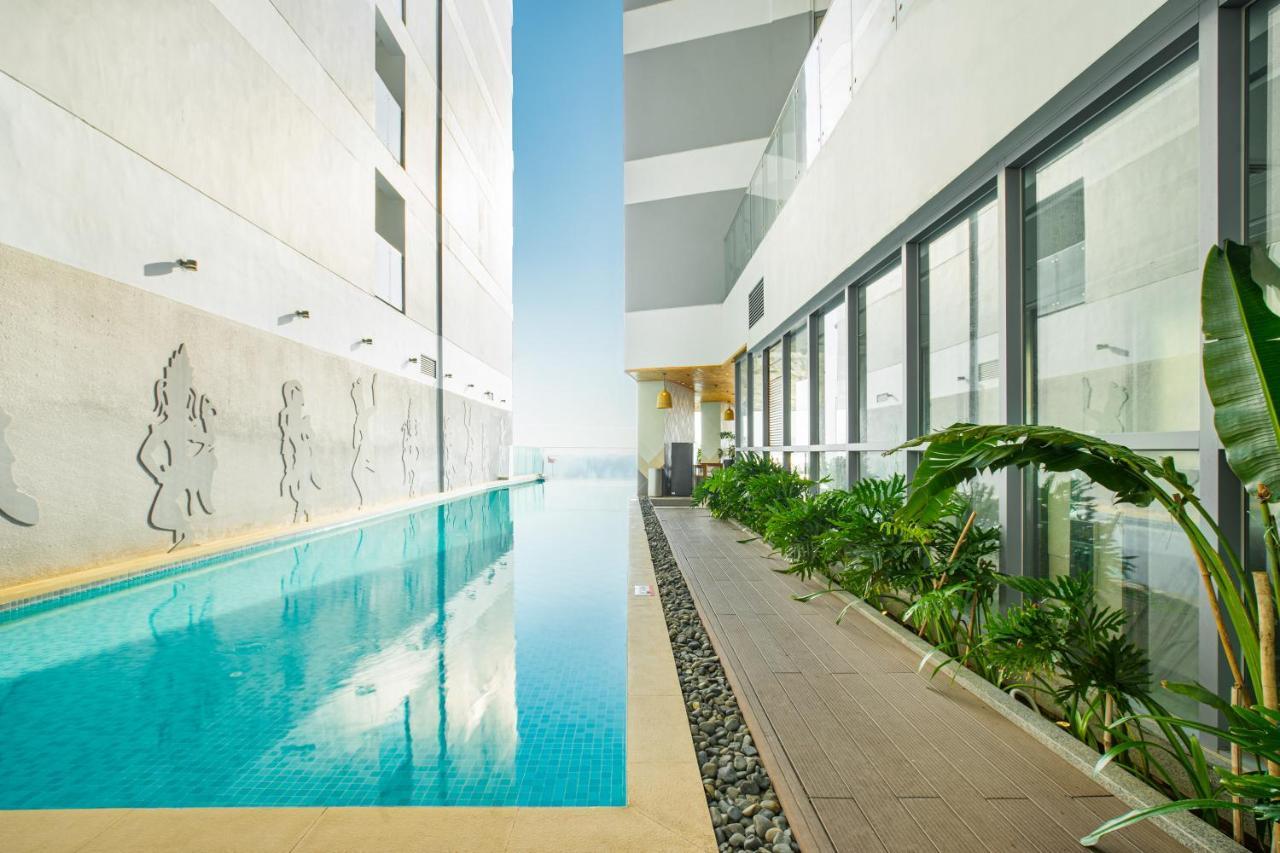 Capital Beachfront Nha Trang Esterno foto