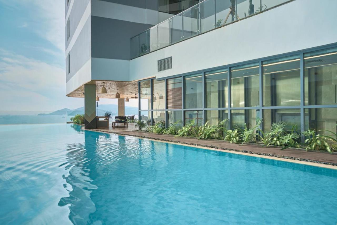 Capital Beachfront Nha Trang Esterno foto